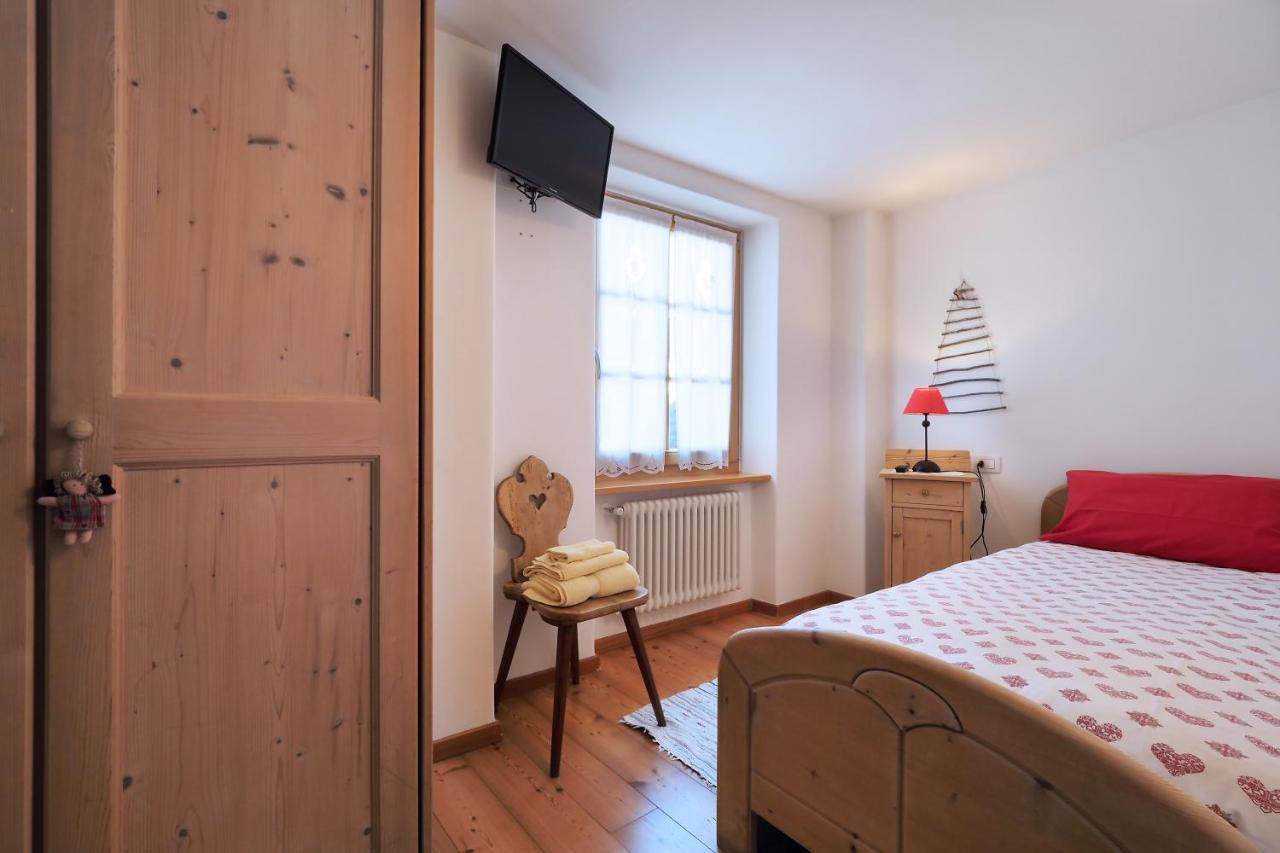 カヴァレーゼ Maso Vaia Bed & Breakfast エクステリア 写真